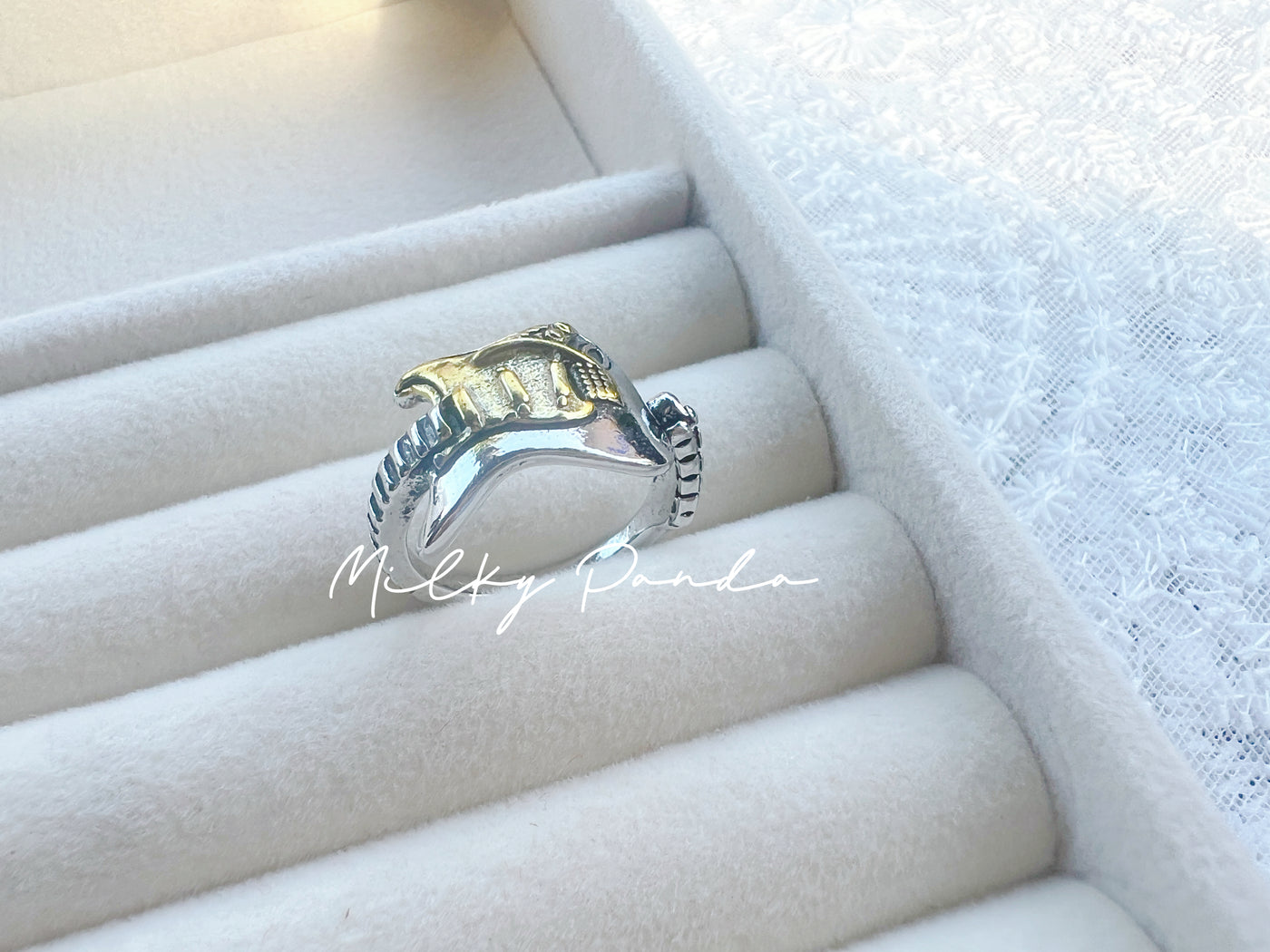 Guitar Ring