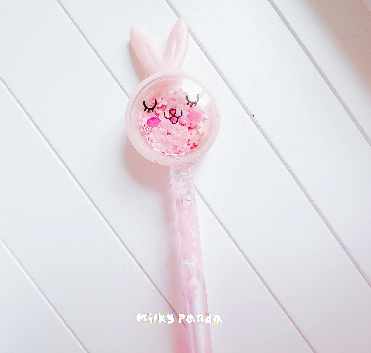 Bunny shimmering flakes pen