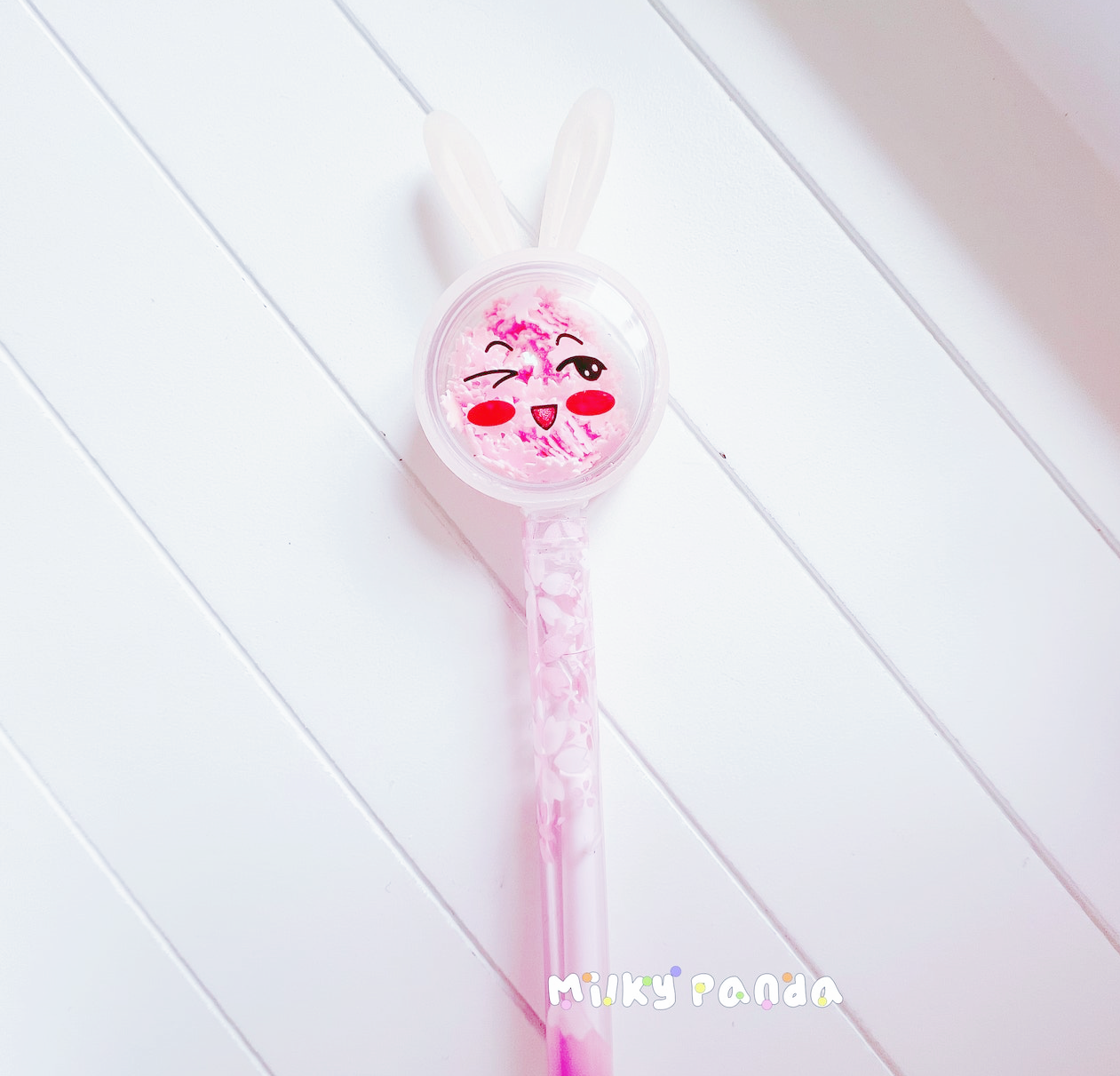 Bunny shimmering flakes pen