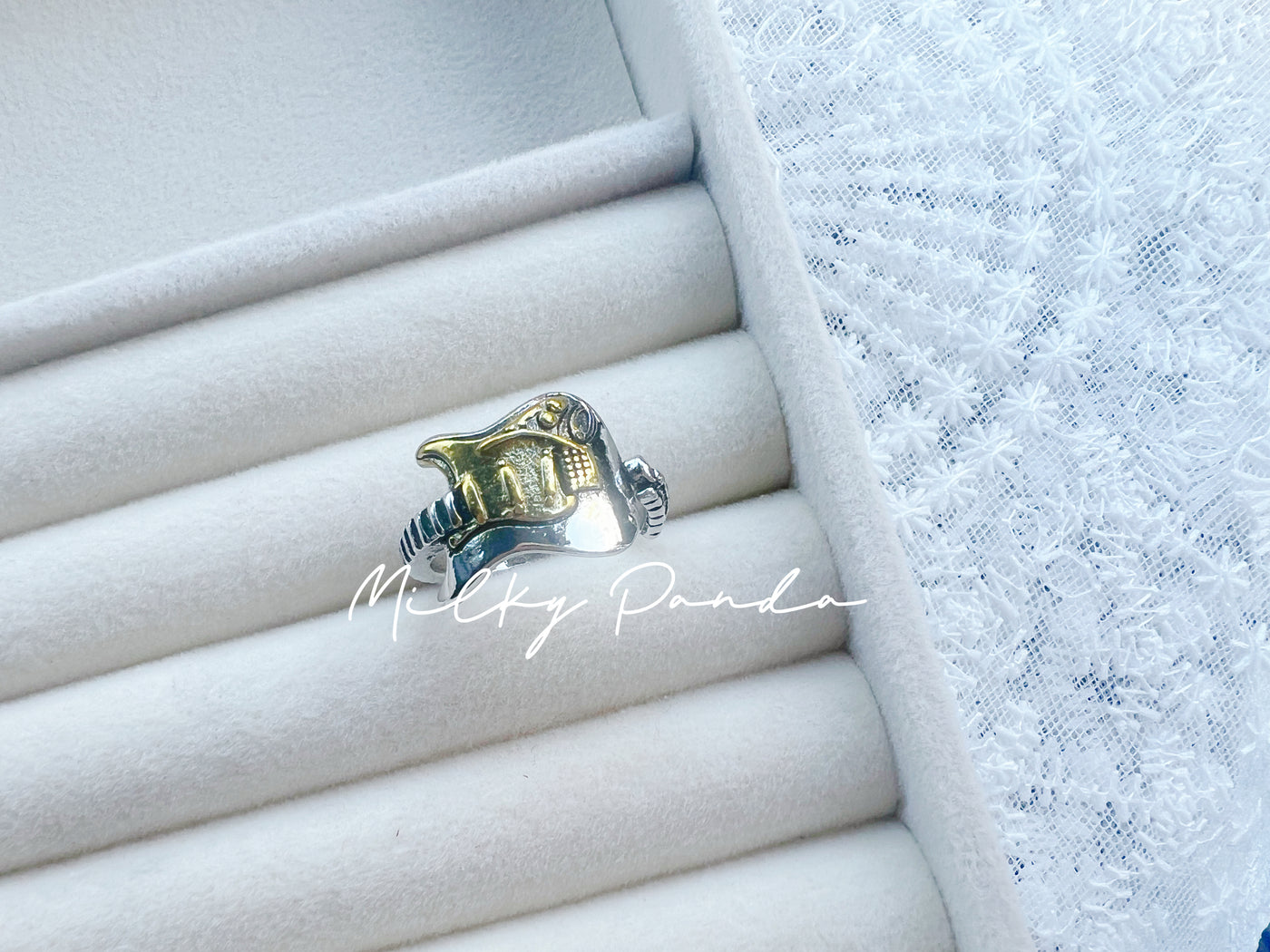 Guitar Ring