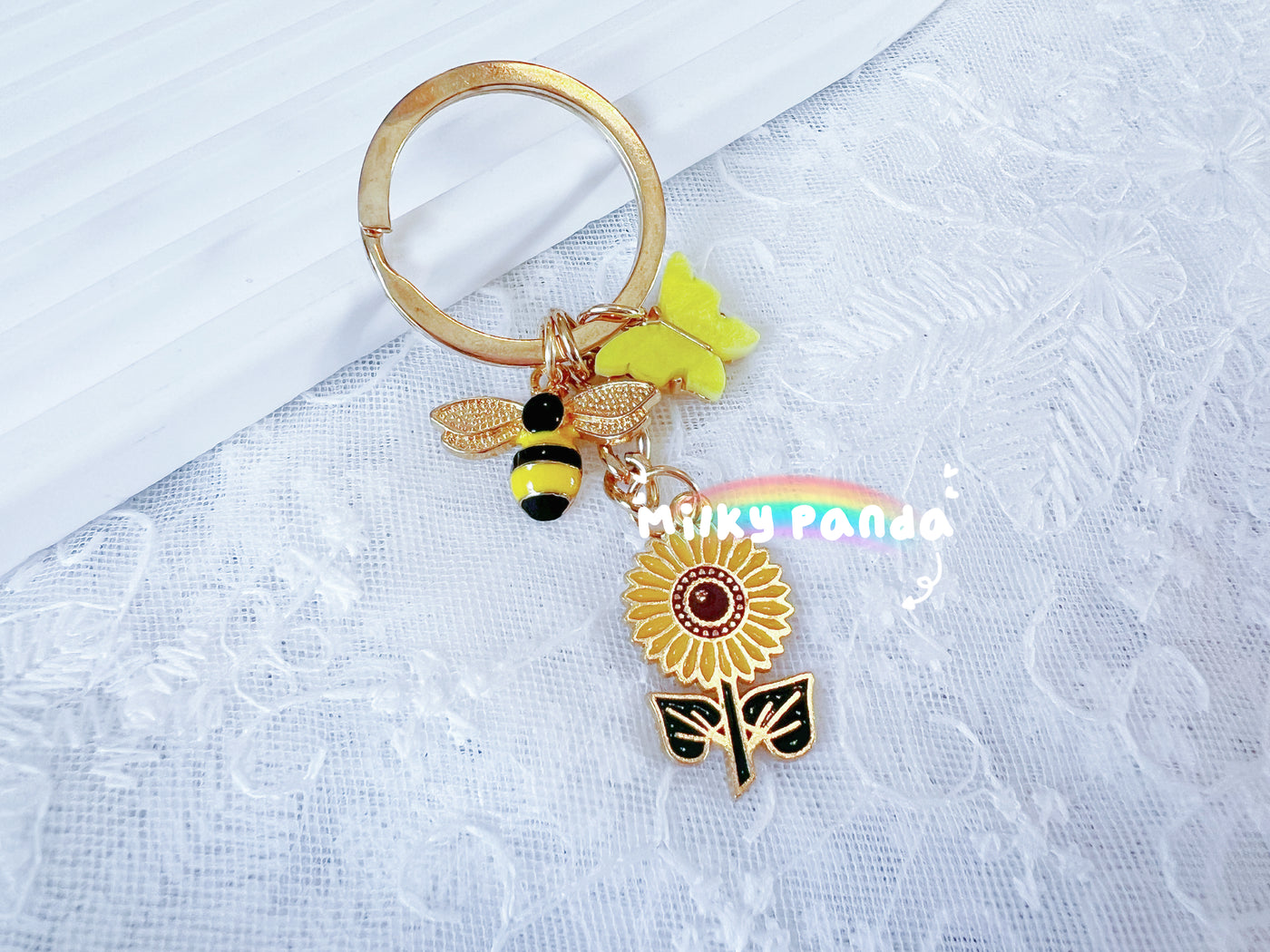 Bumble Bee & Daisy Keyring