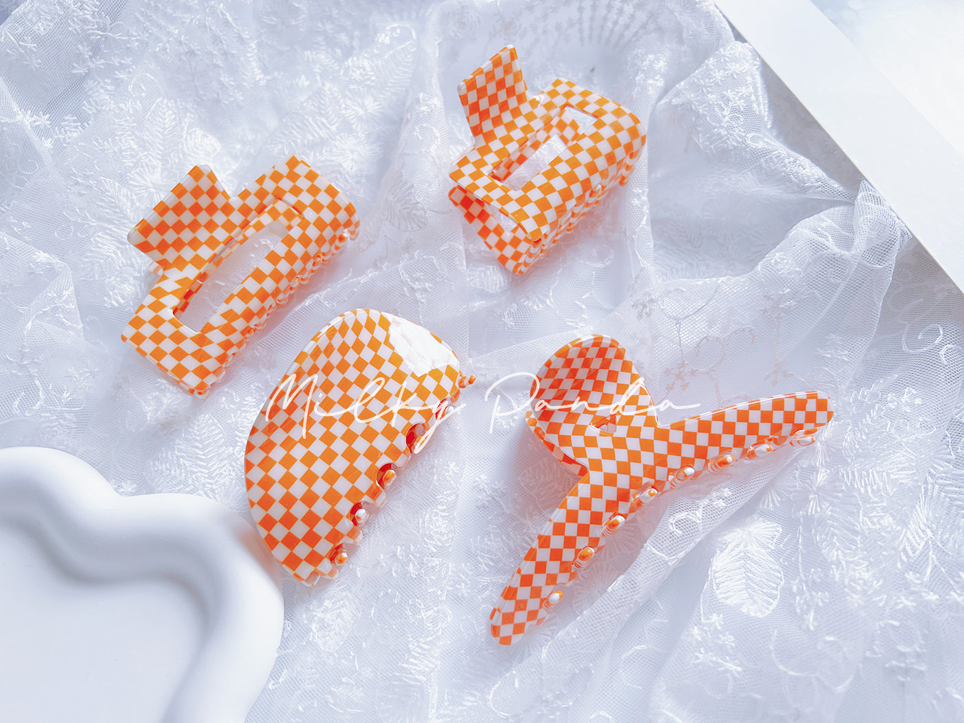 Retro checkered hair claw