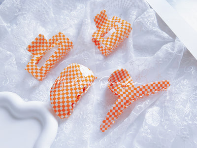 Retro checkered hair claw