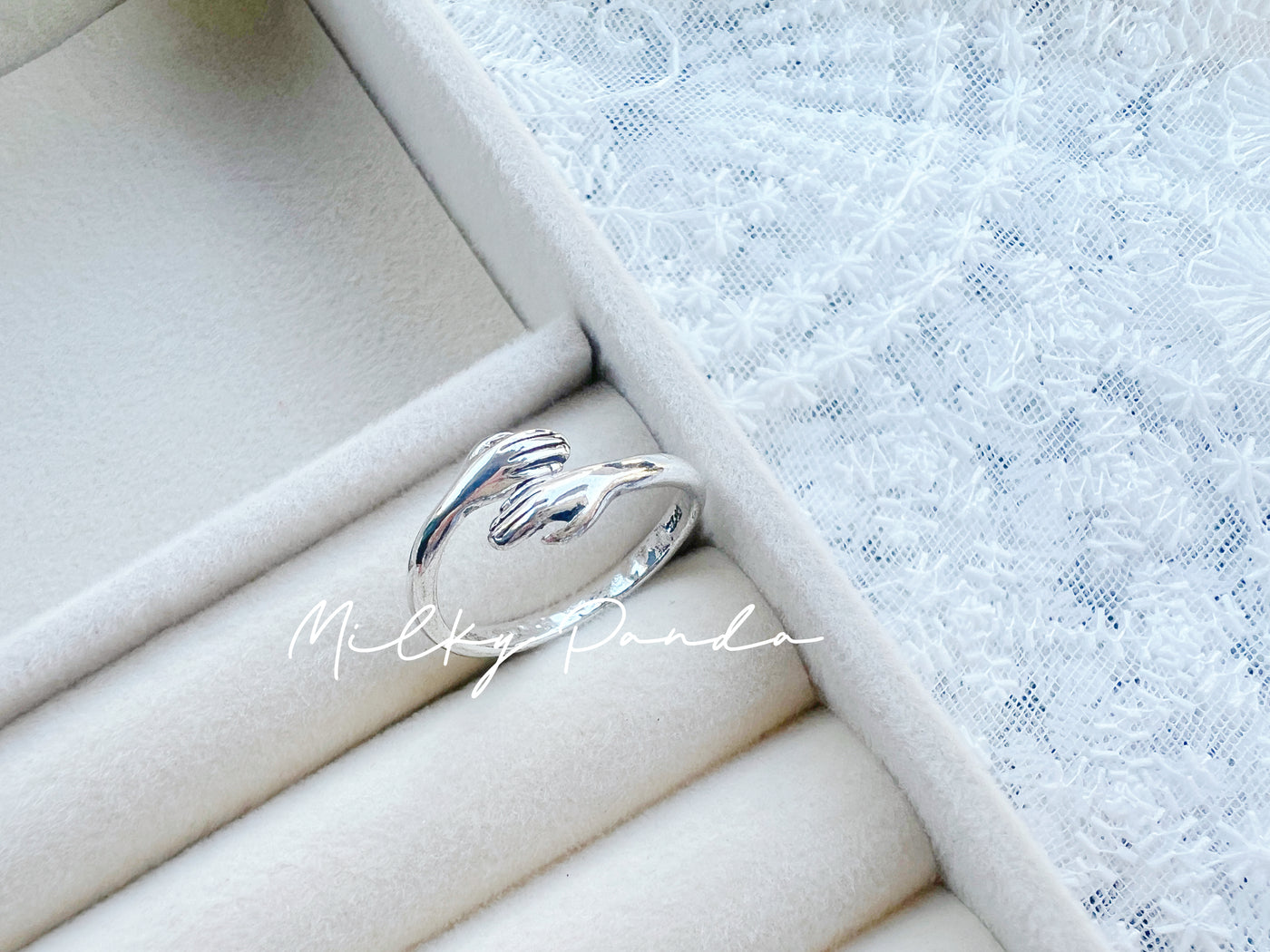 Hug Ring