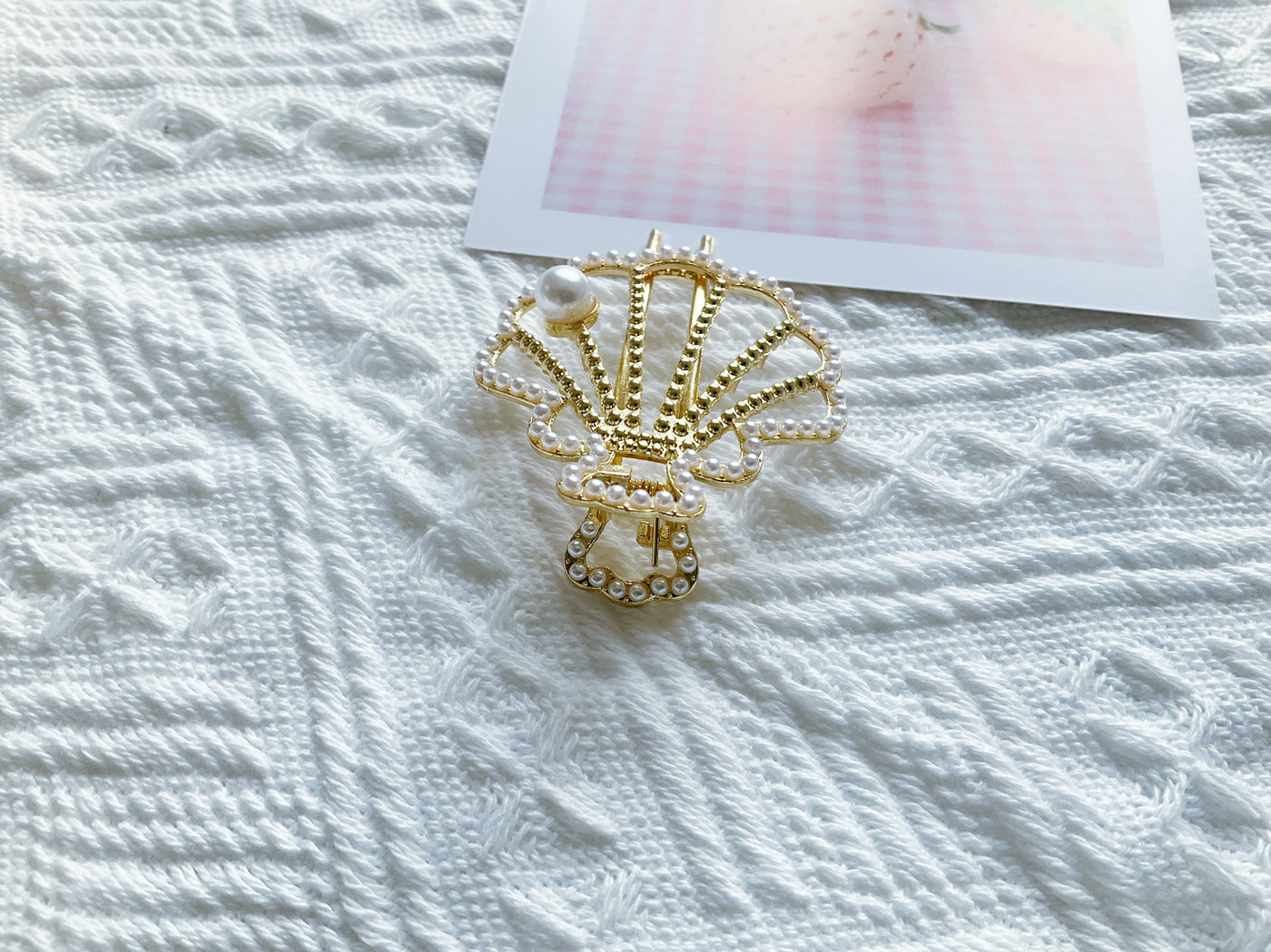 Shell Pearl Hair Clip